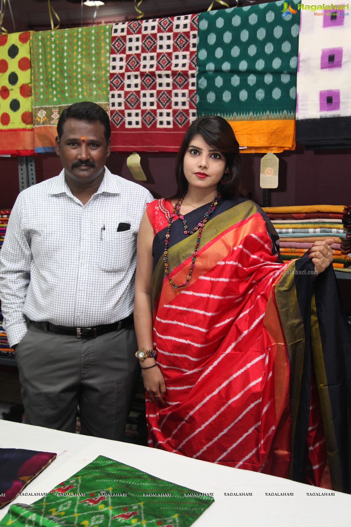 Sarika Pavani launches Pochampally IKAT Art Mela 2016 at Lions Club of Visakhapatnam