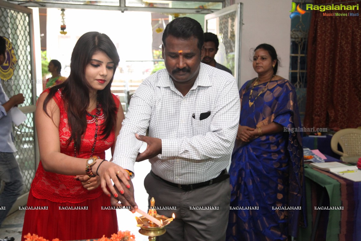 Sarika Pavani launches Pochampally IKAT Art Mela 2016 at Lions Club of Visakhapatnam