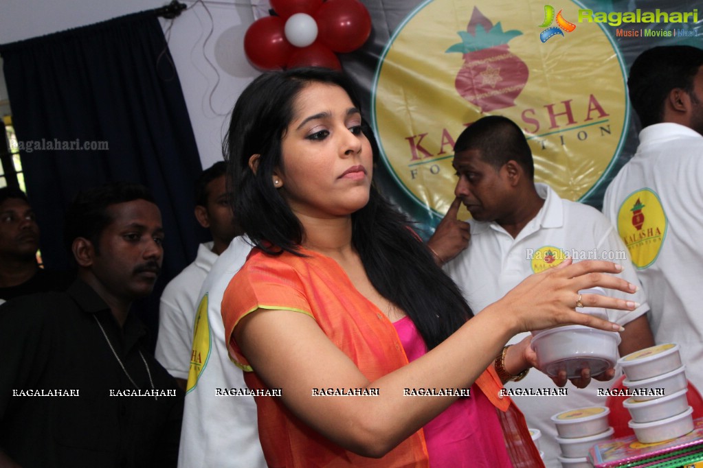 Rashmi Gautam at Kalasha Foundation's Akshara Kalasham Event at Ashray-Akruti, Hyderabad