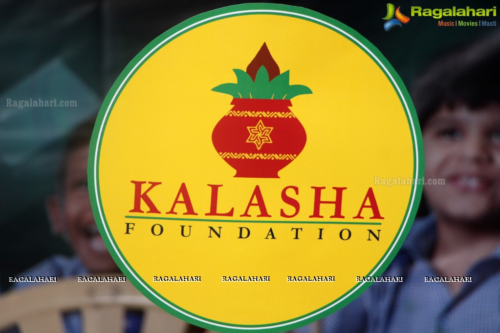 Rashmi Gautam at Kalasha Foundation's Akshara Kalasham Event at Ashray-Akruti, Hyderabad