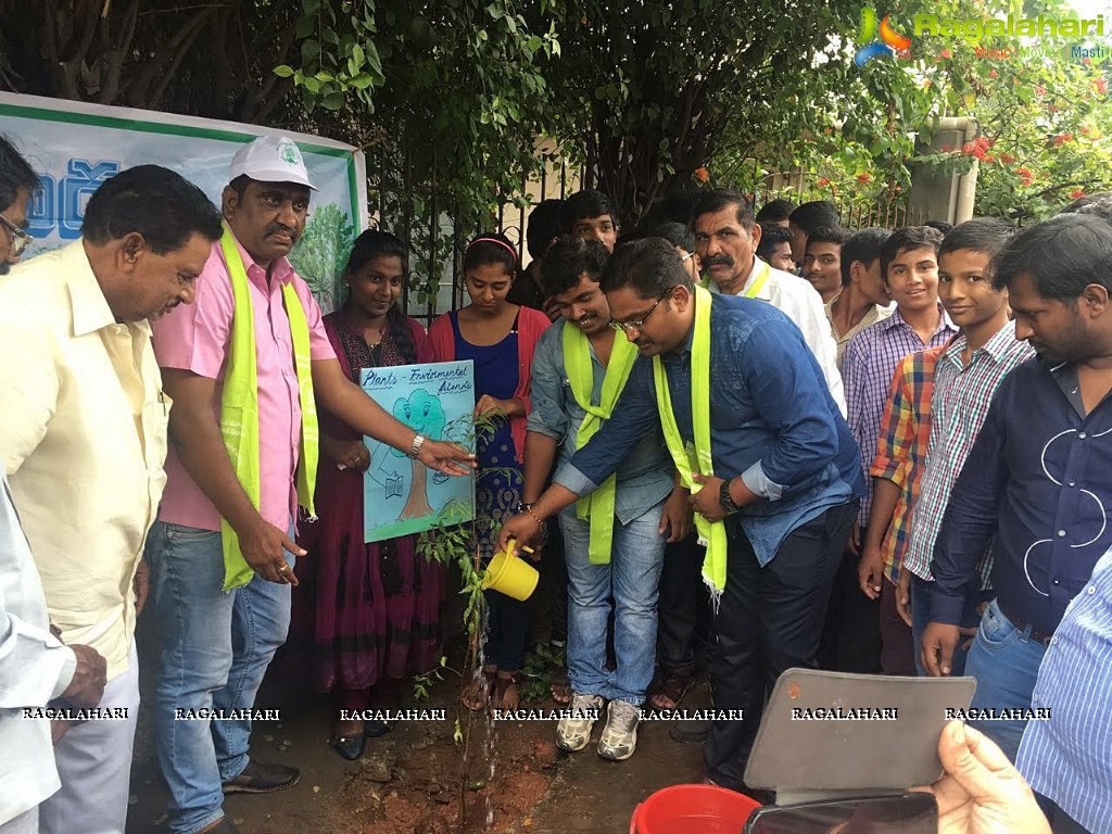 Sampoornesh Babu Participates in Haritha Haram Program