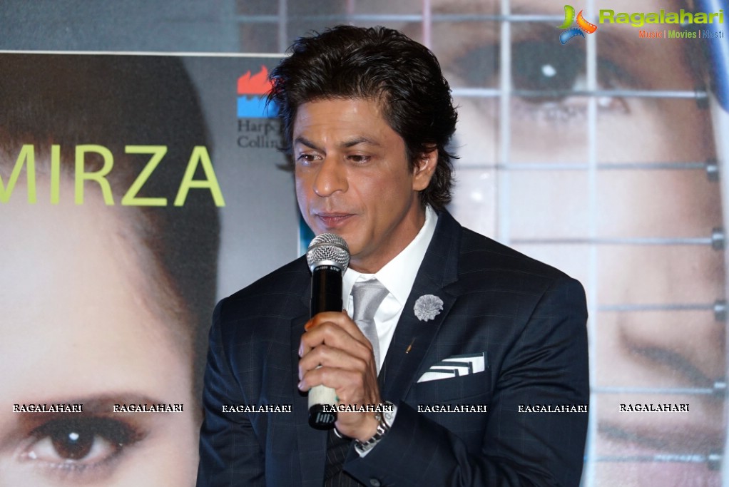 Shahrukh Khan unveils Sania Mirza Autobiography Book in Hyderabad