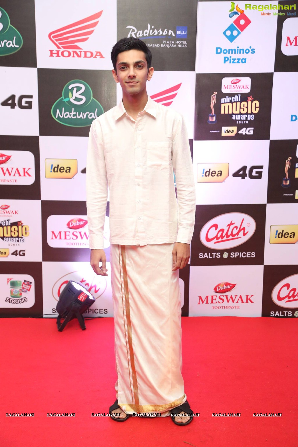 Celebrities at Mirchi Music Awards South 2015 (Set 2)