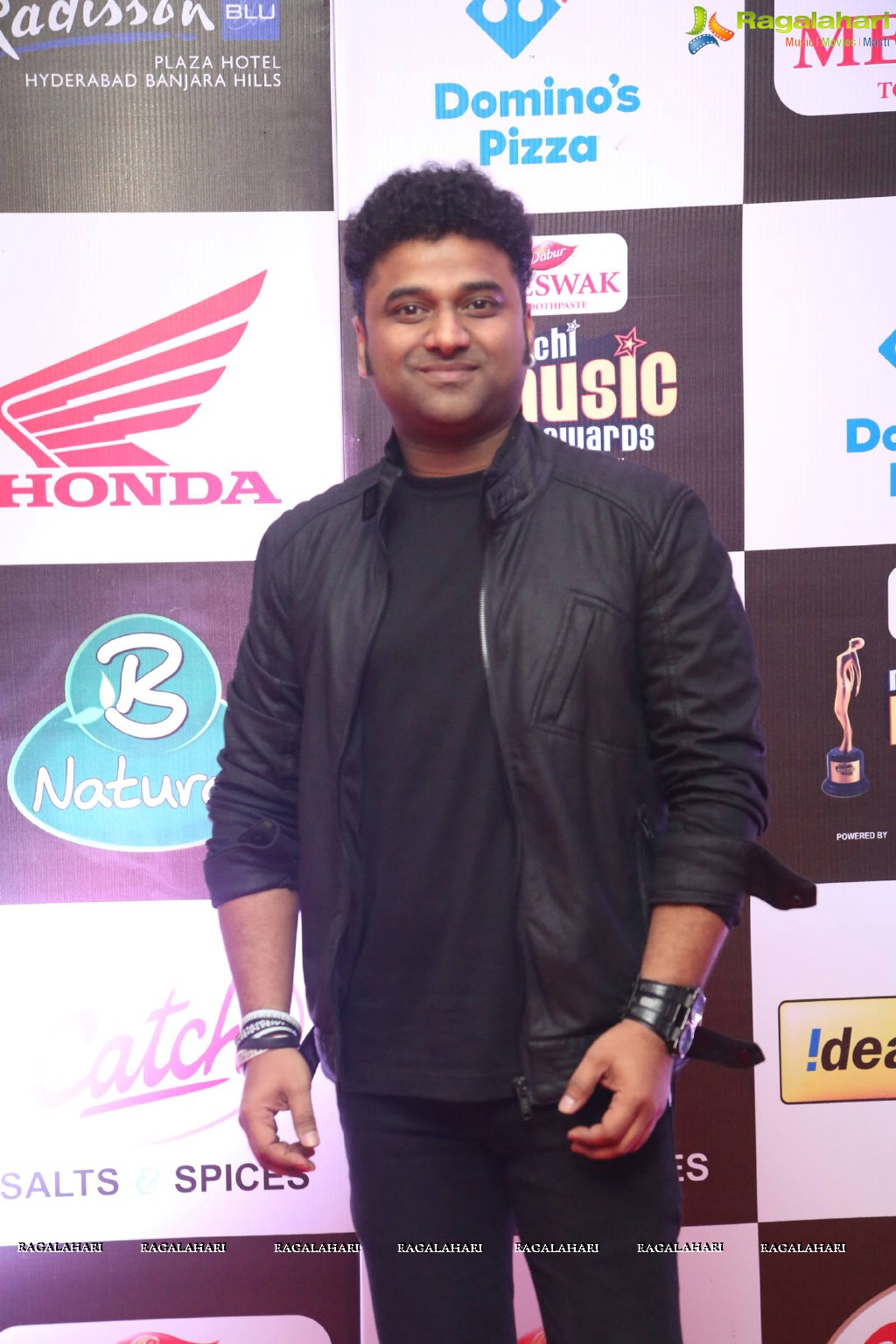 Celebrities at Mirchi Music Awards South 2015 (Set 2)