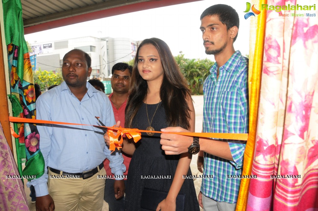 Sri Satya inaugurates Silk India Expo 2016 in Vijayawada