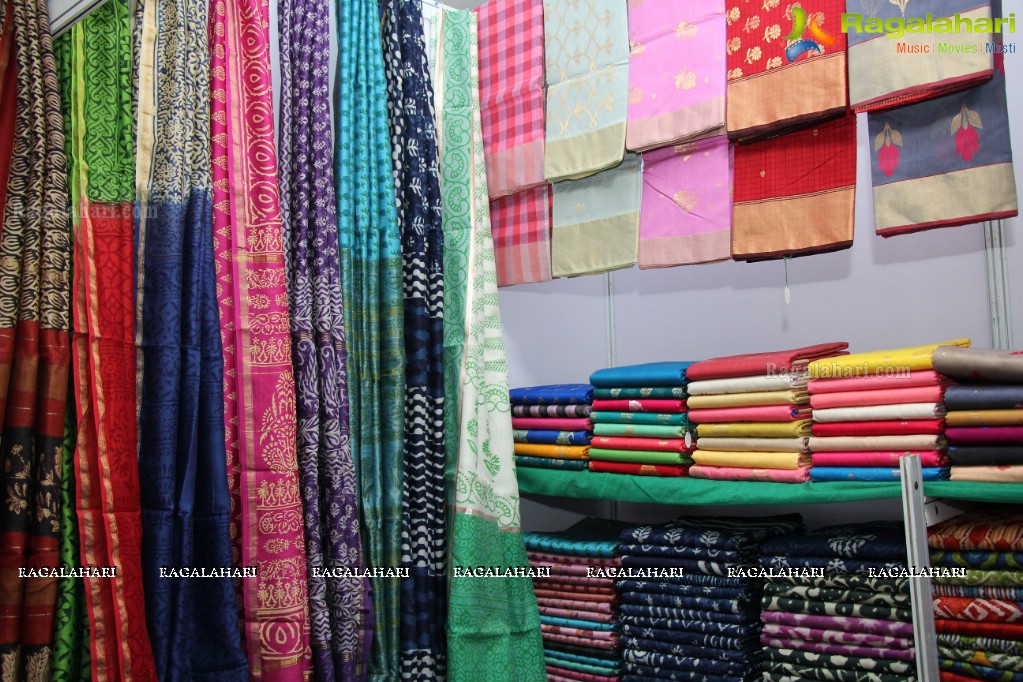 Yamini Bhaskar launches Silk India Expo 2016 at Shilpakala Vedika