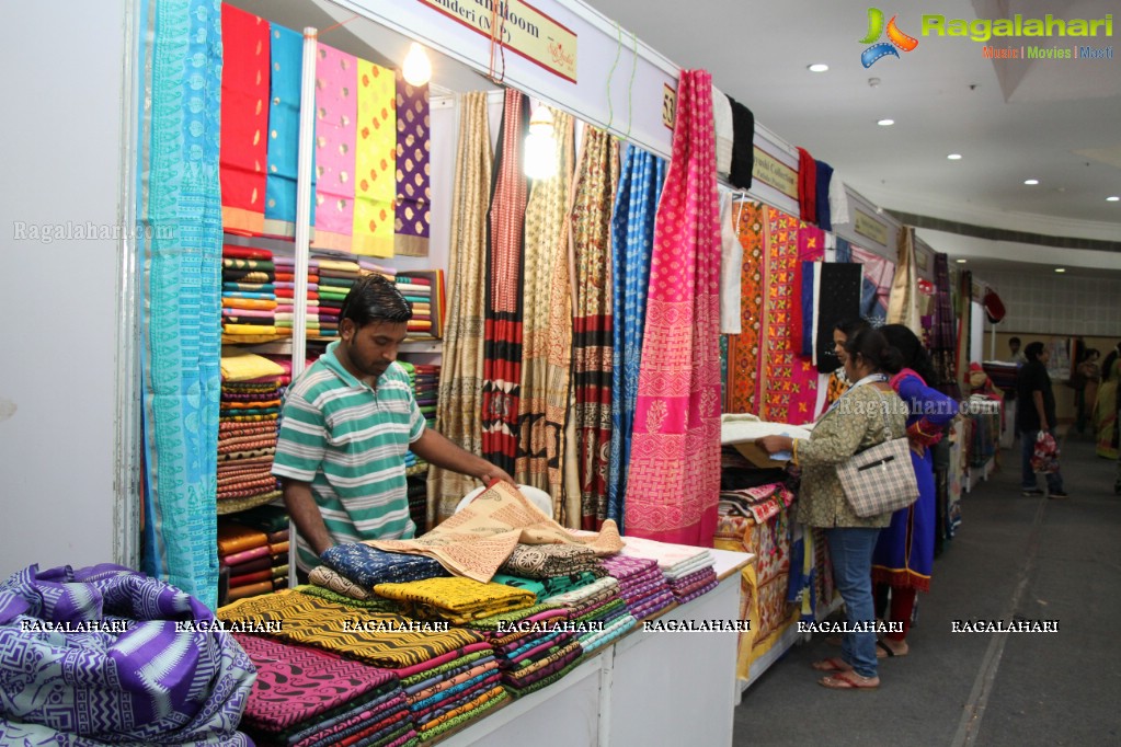 Yamini Bhaskar launches Silk India Expo 2016 at Shilpakala Vedika