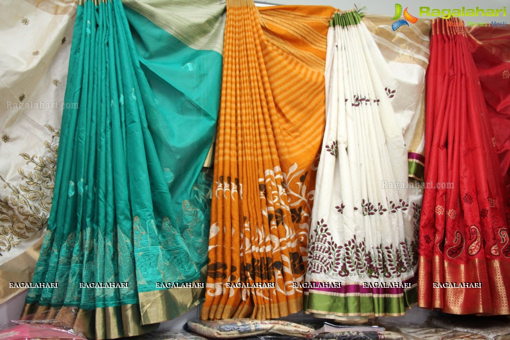 Yamini Bhaskar launches Silk India Expo 2016 at Shilpakala Vedika