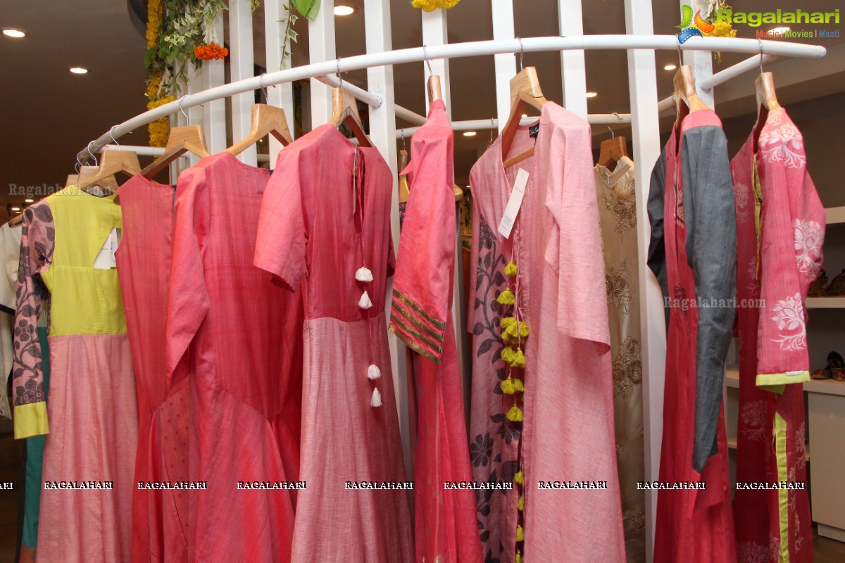 Travelling Trunk - Made in Bengal by Angasutra