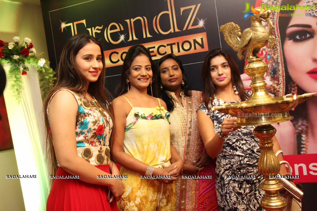 Simrath Juneja inaugurates Trendz Vivah Collection at Taj Krishna