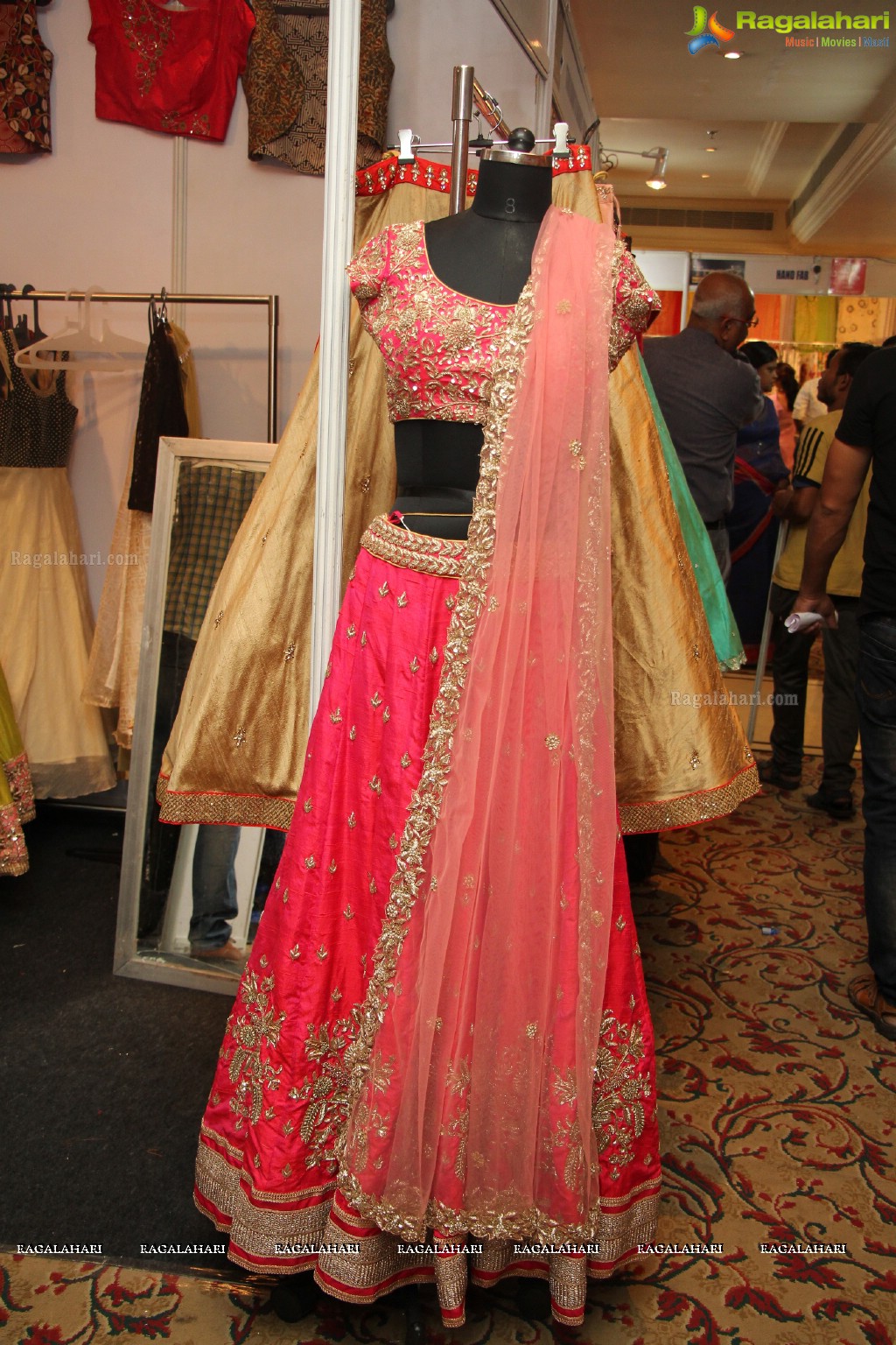 Simrath Juneja inaugurates Trendz Vivah Collection at Taj Krishna