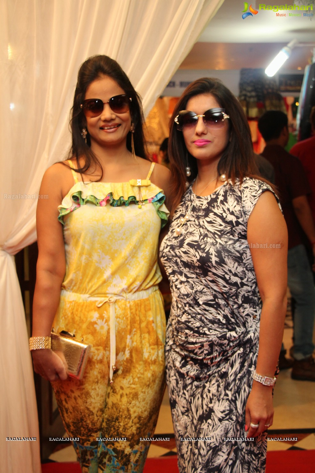 Simrath Juneja inaugurates Trendz Vivah Collection at Taj Krishna