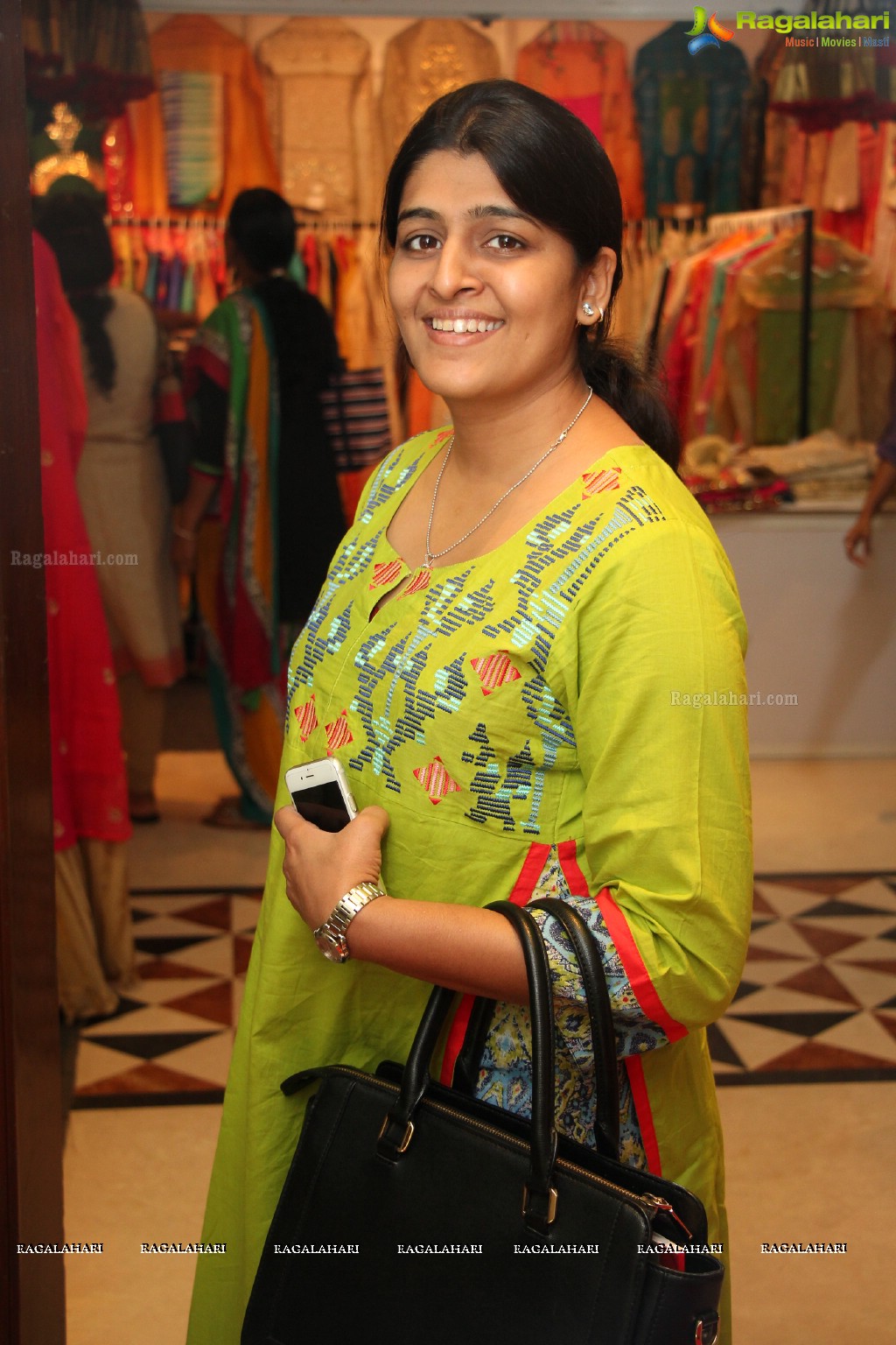 Simrath Juneja inaugurates Trendz Vivah Collection at Taj Krishna