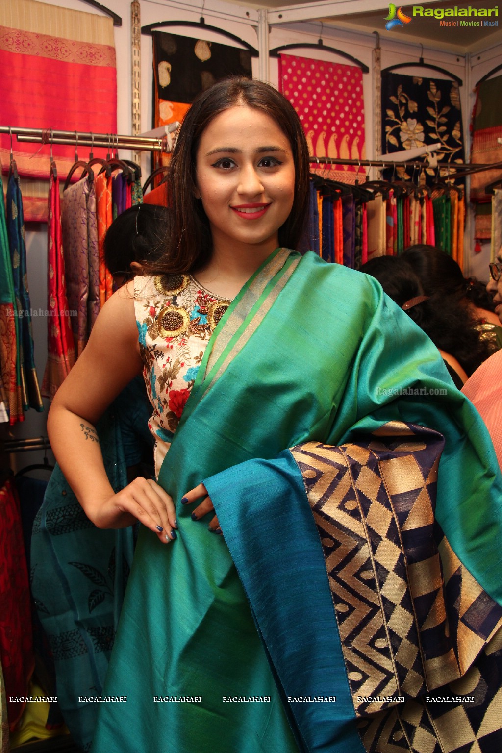 Simrath Juneja inaugurates Trendz Vivah Collection at Taj Krishna