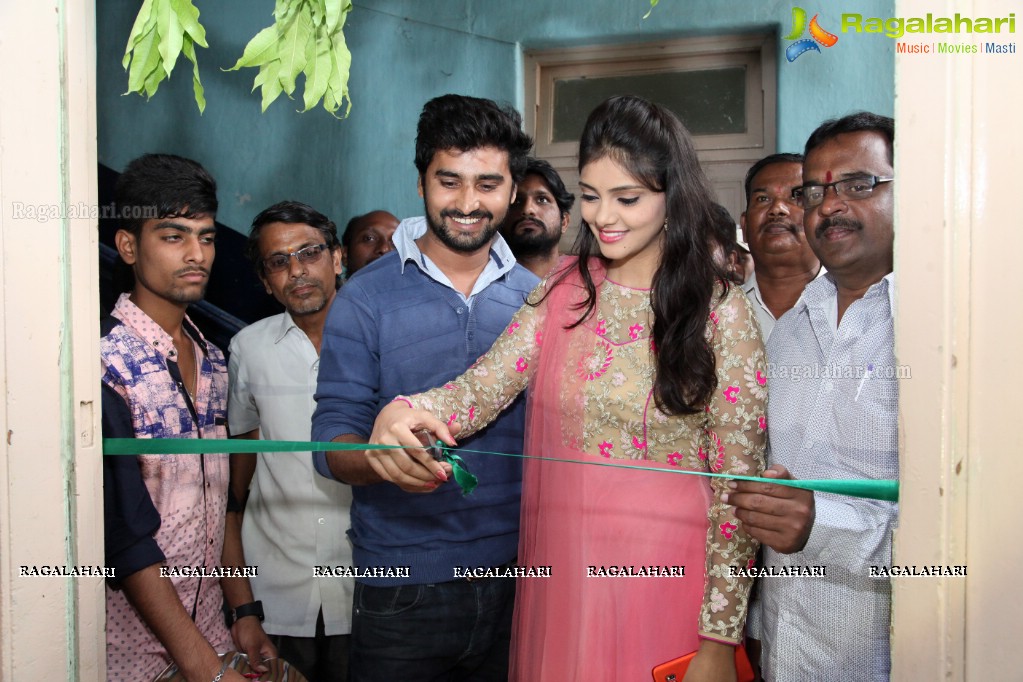 Aishwarya Gorak inaugurates Pochampally IKAT Art Mela at YMCA Hall, Hyderabad