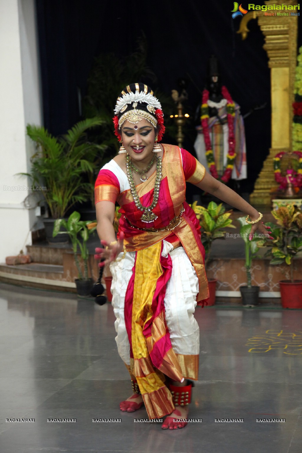 Annama Swararchana - Nrutyarchana by Disciples of Smt. Sridevi Mungara at Annamarcharya Bhavana Vahini, Hyderabad