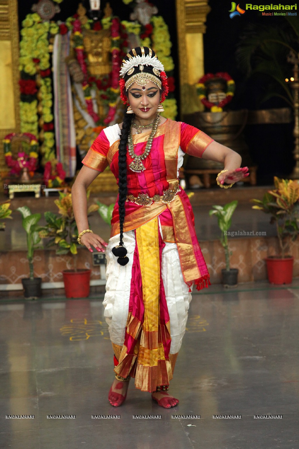 Annama Swararchana - Nrutyarchana by Disciples of Smt. Sridevi Mungara at Annamarcharya Bhavana Vahini, Hyderabad