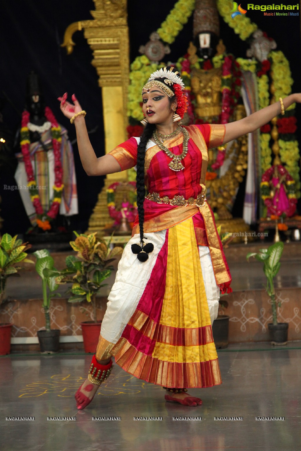 Annama Swararchana - Nrutyarchana by Disciples of Smt. Sridevi Mungara at Annamarcharya Bhavana Vahini, Hyderabad