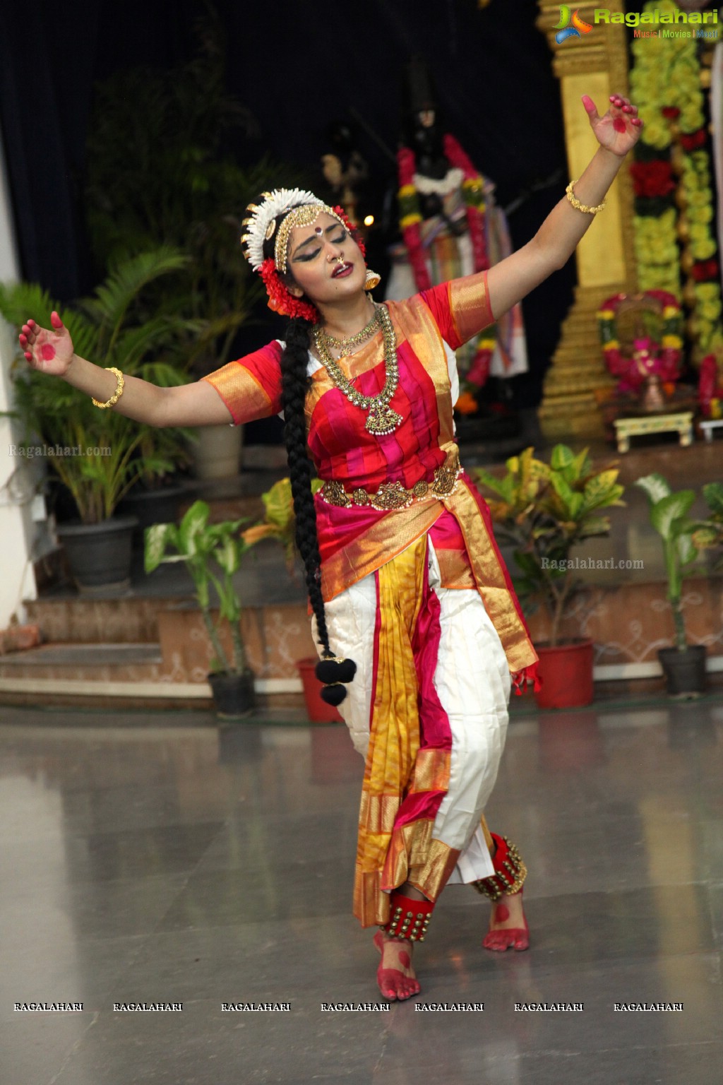 Annama Swararchana - Nrutyarchana by Disciples of Smt. Sridevi Mungara at Annamarcharya Bhavana Vahini, Hyderabad