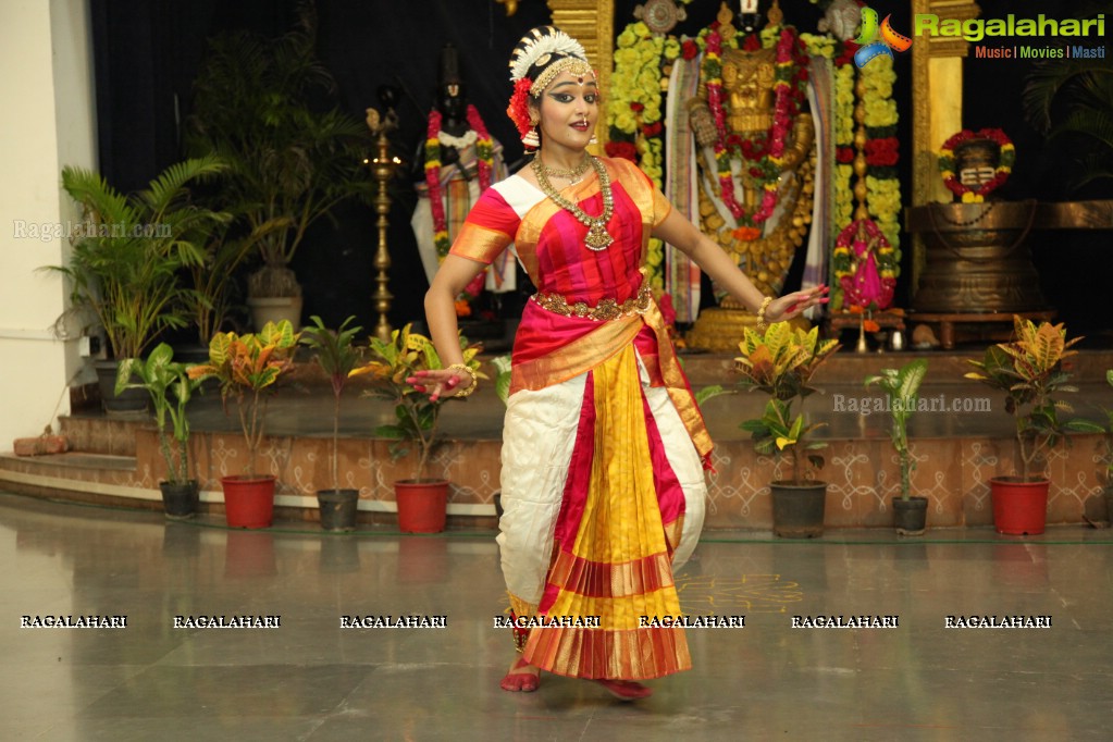 Annama Swararchana - Nrutyarchana by Disciples of Smt. Sridevi Mungara at Annamarcharya Bhavana Vahini, Hyderabad