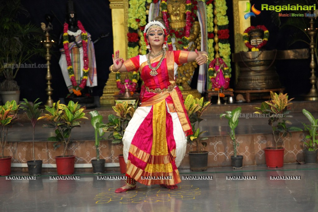 Annama Swararchana - Nrutyarchana by Disciples of Smt. Sridevi Mungara at Annamarcharya Bhavana Vahini, Hyderabad