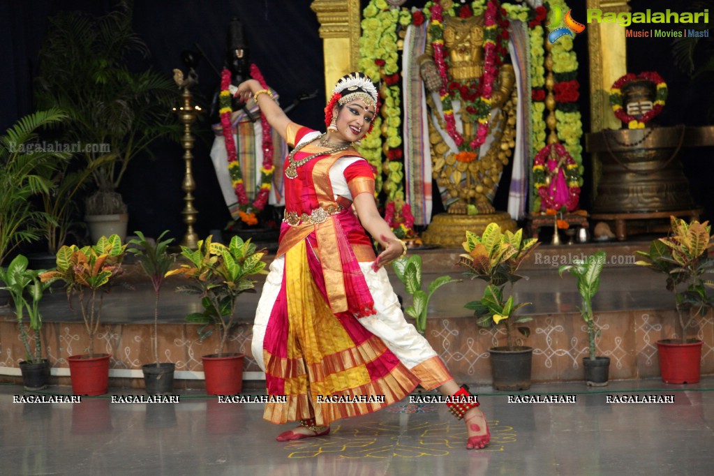 Annama Swararchana - Nrutyarchana by Disciples of Smt. Sridevi Mungara at Annamarcharya Bhavana Vahini, Hyderabad