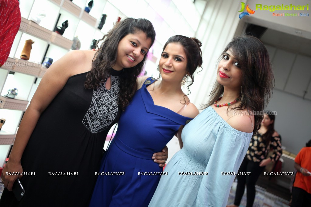 Monsoon Pop Up with Nikita Gupta and Bhavana Mehta at OTM, Hyderabad