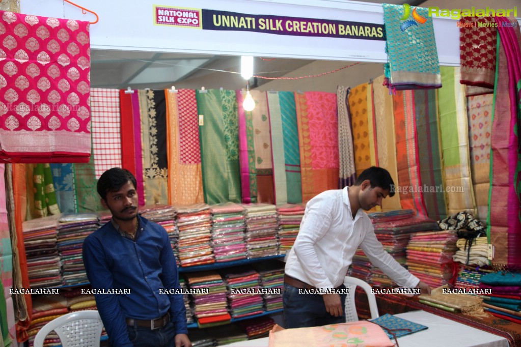 Pooja Sree Inaugurates National Silk Expo at Sri Satyasai Nigamagamam