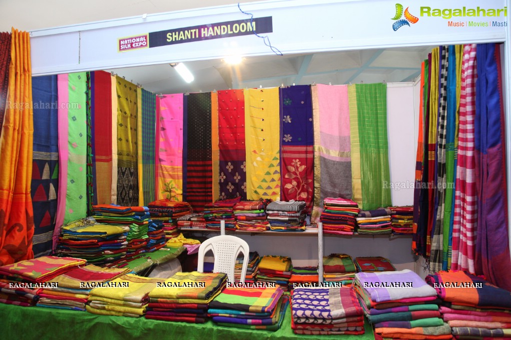 Pooja Sree Inaugurates National Silk Expo at Sri Satyasai Nigamagamam