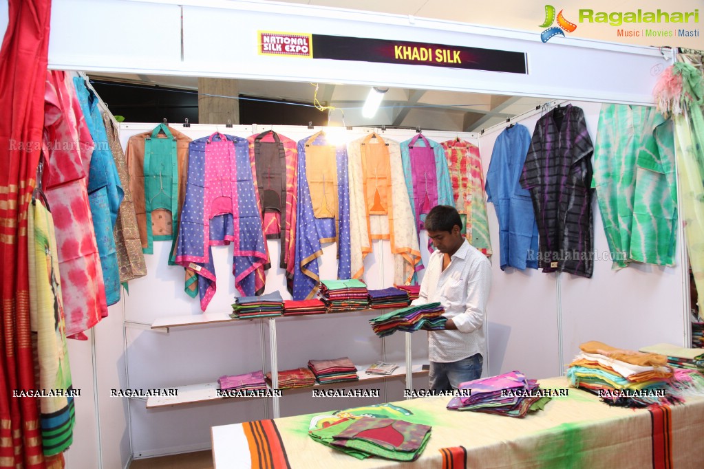 Pooja Sree Inaugurates National Silk Expo at Sri Satyasai Nigamagamam