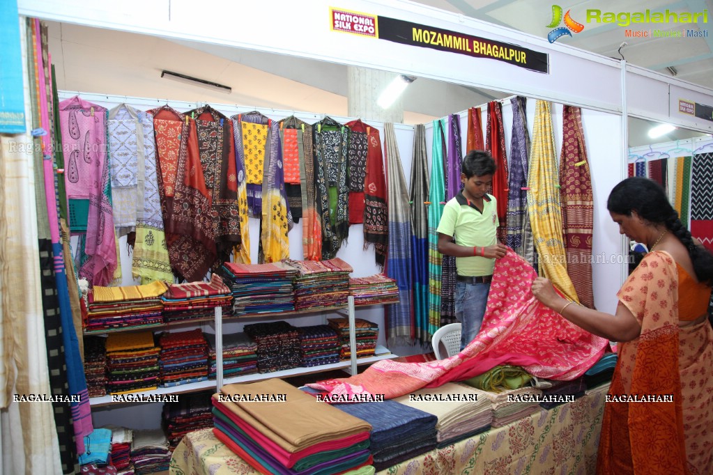 Pooja Sree Inaugurates National Silk Expo at Sri Satyasai Nigamagamam