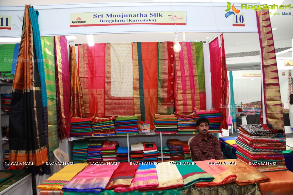 Neha Deshpande Inaugurates Silk India Expo 2017 at Shilpakala Vedika