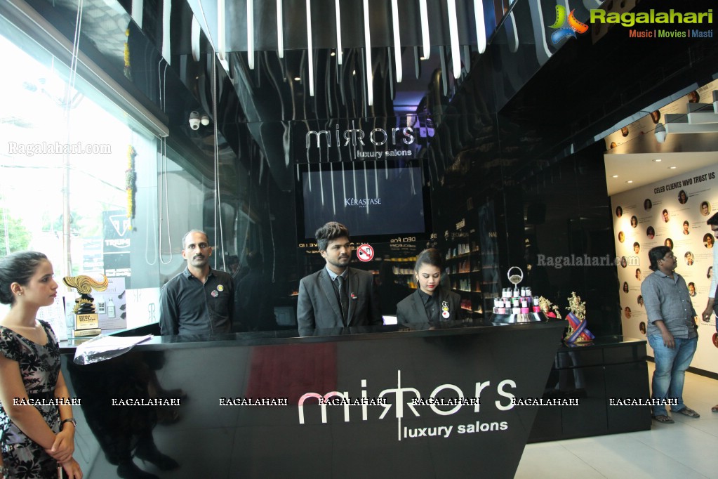 OPI Launch at Mirrors Luxury Salons