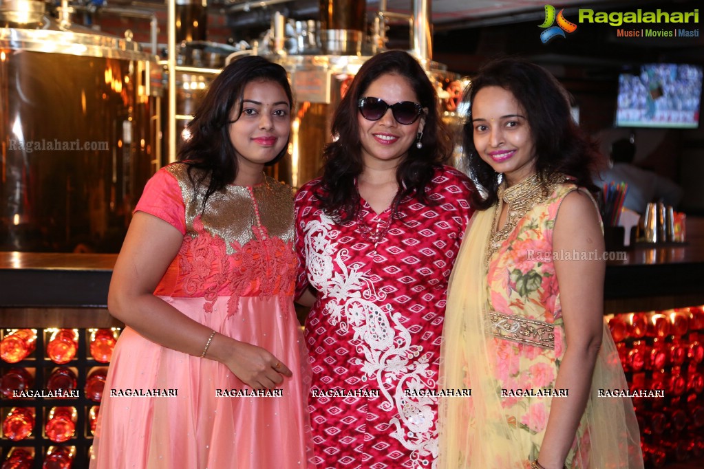 Senyoritaas Kitty - Host by Radhika Sriyu & Gayathri at Repete Brewing Pub
