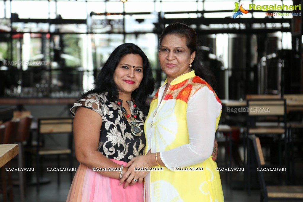 Senyoritaas Kitty - Host by Radhika Sriyu & Gayathri at Repete Brewing Pub