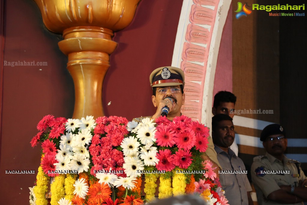 Mega Traffic Awareness Programme for College Students by Allu Arjun and Rajamouli