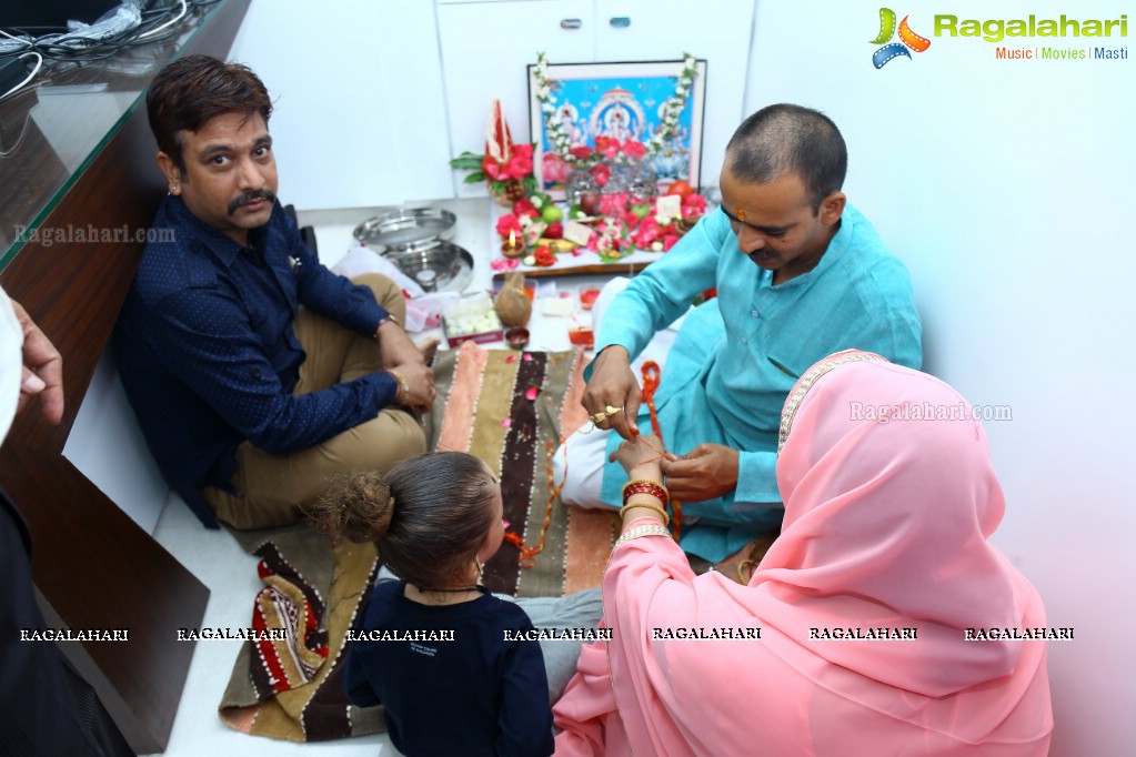 Sudeepa Singh inaugurates Shubham Jewellers at Kothari Chambers, Tarnaka, Secunderabad