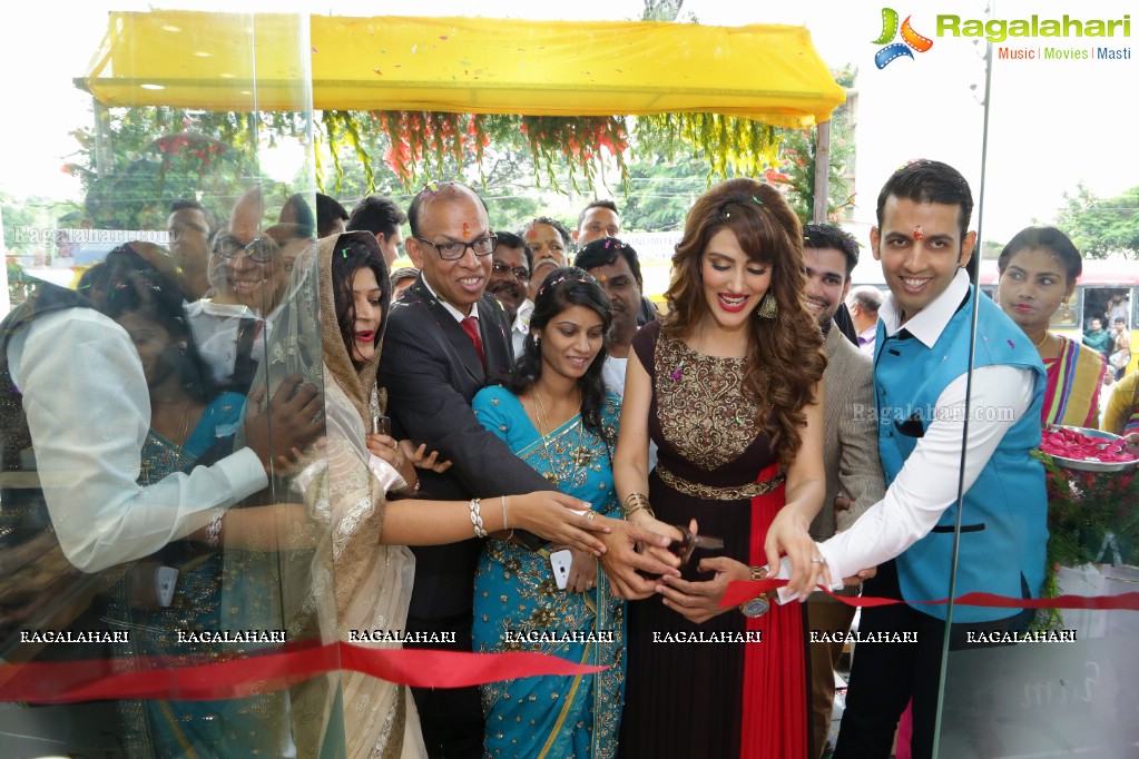 Sudeepa Singh inaugurates Shubham Jewellers at Kothari Chambers, Tarnaka, Secunderabad