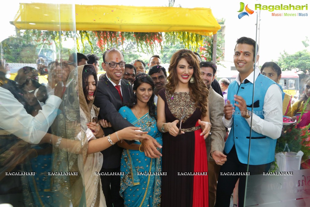 Sudeepa Singh inaugurates Shubham Jewellers at Kothari Chambers, Tarnaka, Secunderabad