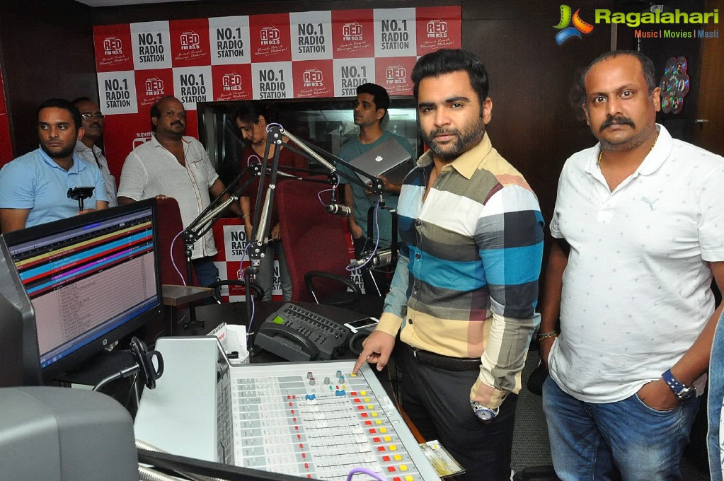 Veedevadu Song Launch at 93.5 Red FM