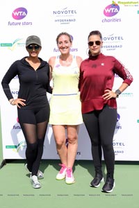 Sania Mirza Neha Dhupia Sania Mirza Tennis Academy