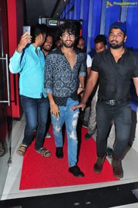 Vijay Devarakonda watches Ee Nagaraniki Emaindi