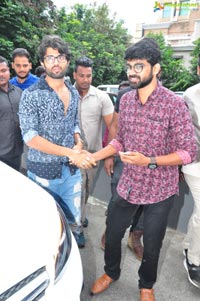 Vijay Devarakonda watches Ee Nagaraniki Emaindi