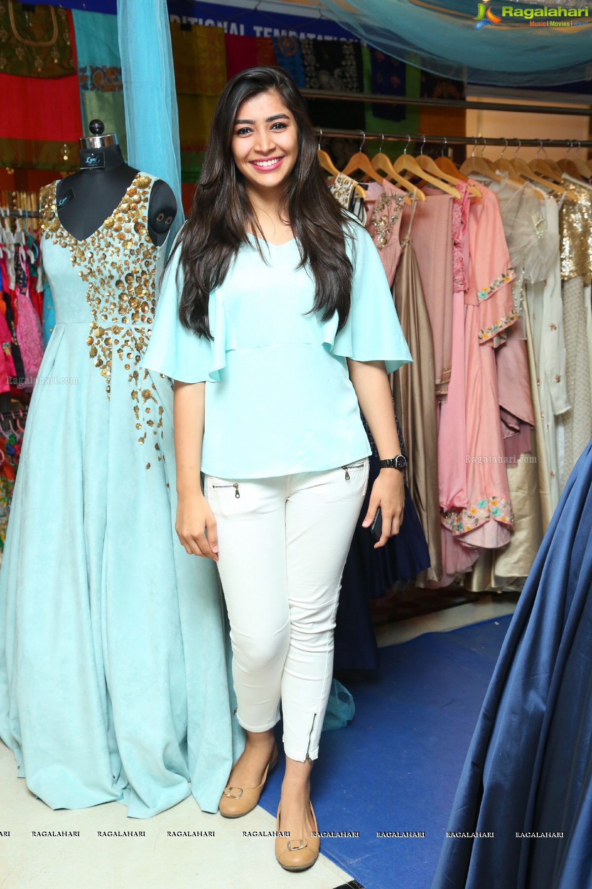 Style Session with Bollywood Stylist Esha Amin at ABsalut Style, Taj Krishna