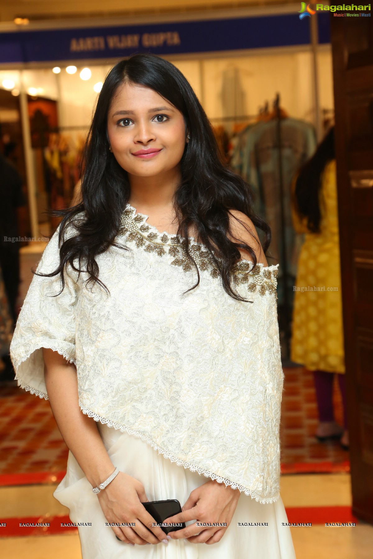 Style Session with Bollywood Stylist Esha Amin at ABsalut Style, Taj Krishna