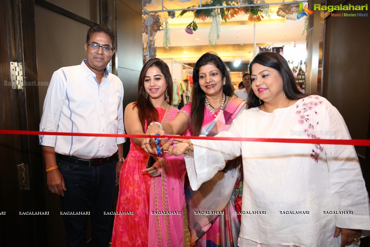 Swathi Deekshith launches Akritti Exhibition and Sale at Park Hyatt