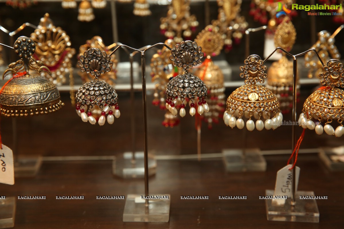 Swathi Deekshith launches Akritti Exhibition and Sale at Park Hyatt