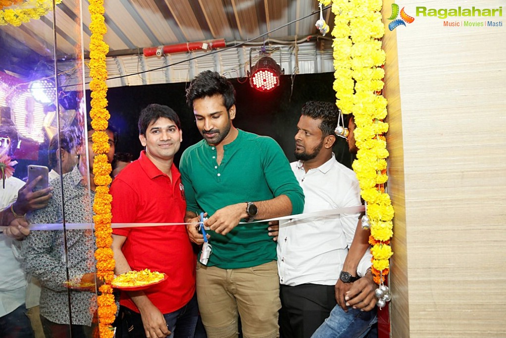 Aadhi Pinisetty launches AMQ Denim Industry, Hyderabad