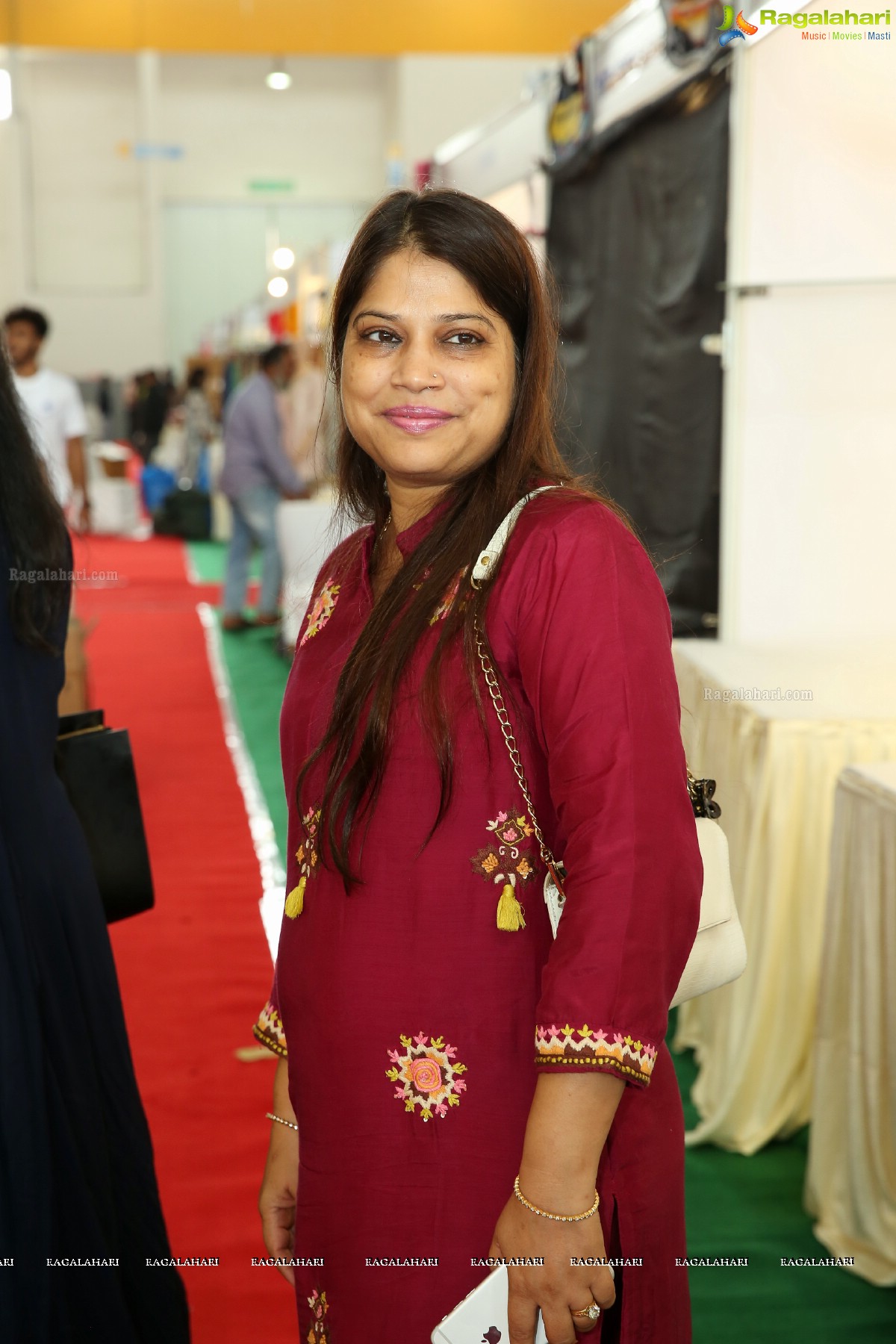 Upasana Kamineni launches Deep Mela 2018 by Deepshikha Mahila Club at HITEX