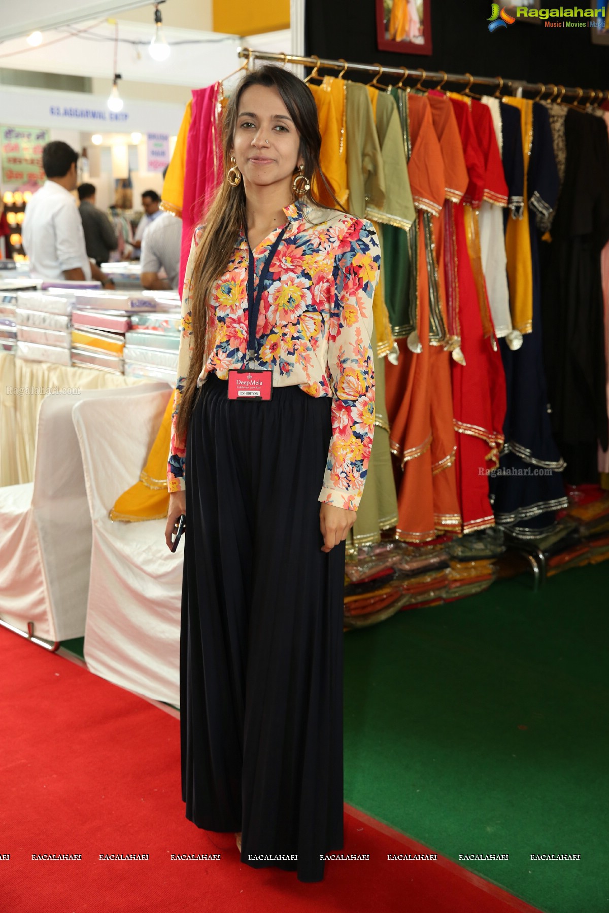 Upasana Kamineni launches Deep Mela 2018 by Deepshikha Mahila Club at HITEX